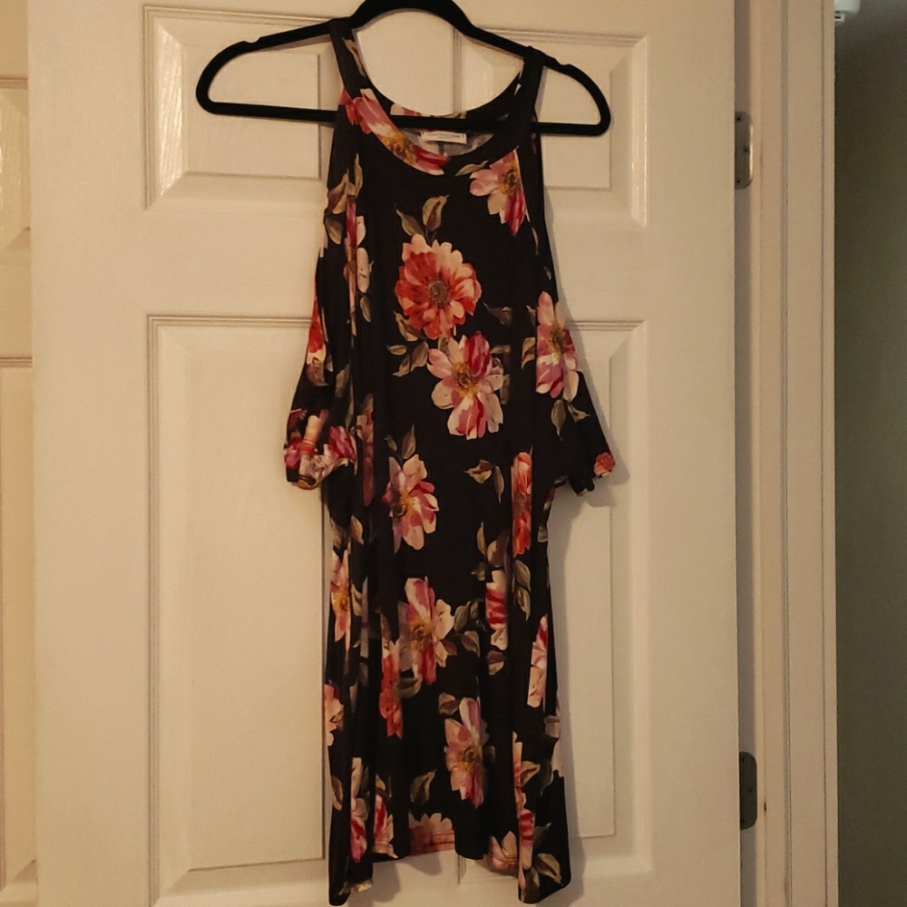 Cold Shoulder Swing Top